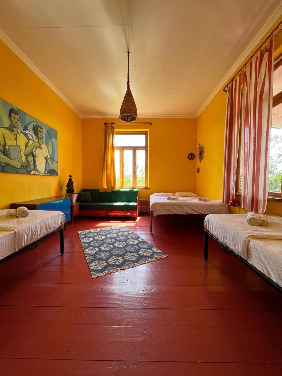 Karma Hostel Martvili Exteriör bild
