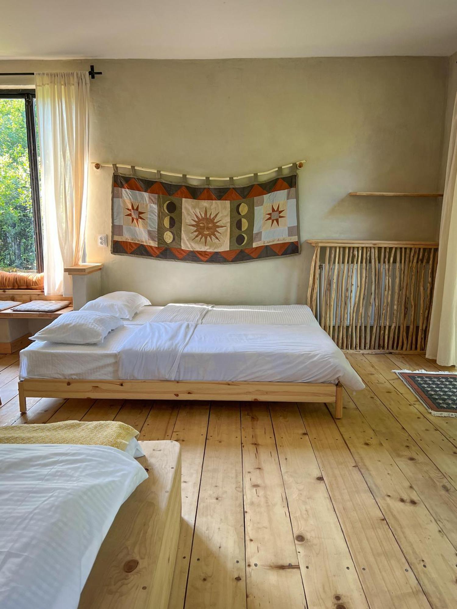 Karma Hostel Martvili Rum bild
